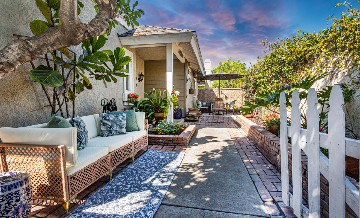 24 Riverstone, Irvine CA:
