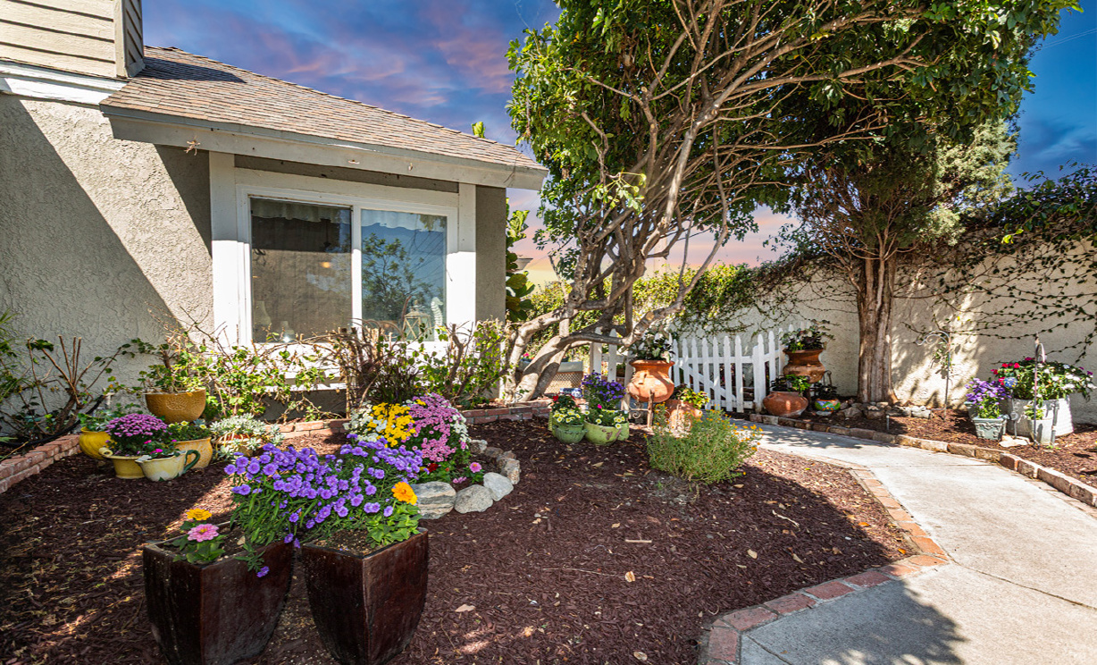 24 Riverstone, Irvine CA: