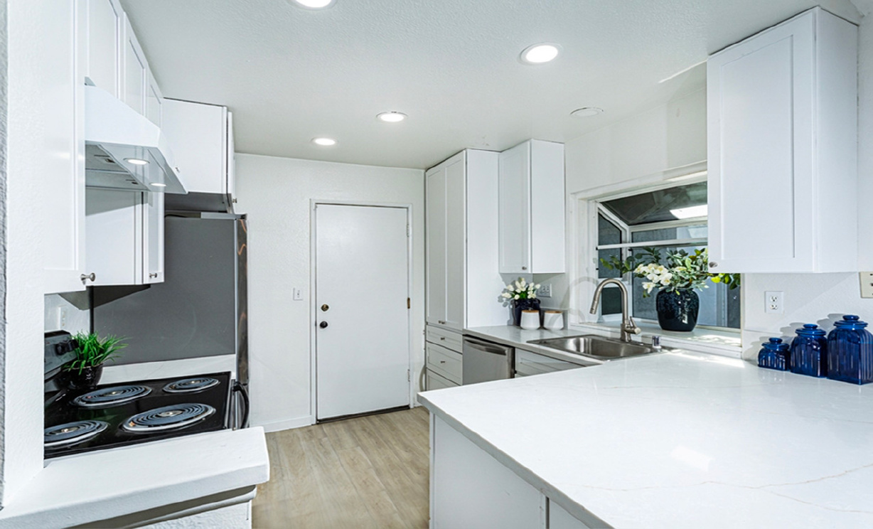 24 Riverstone, Irvine CA: