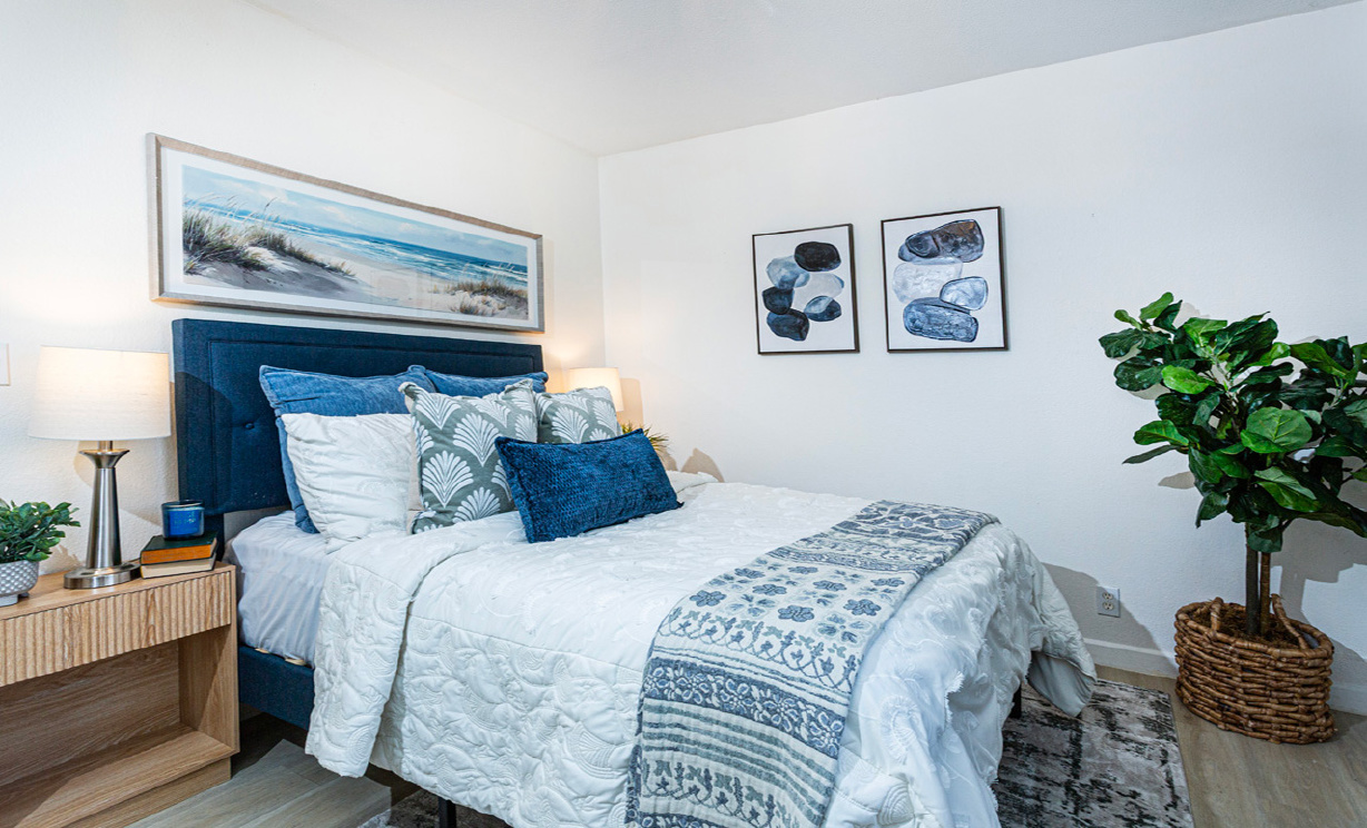 24 Riverstone, Irvine CA: