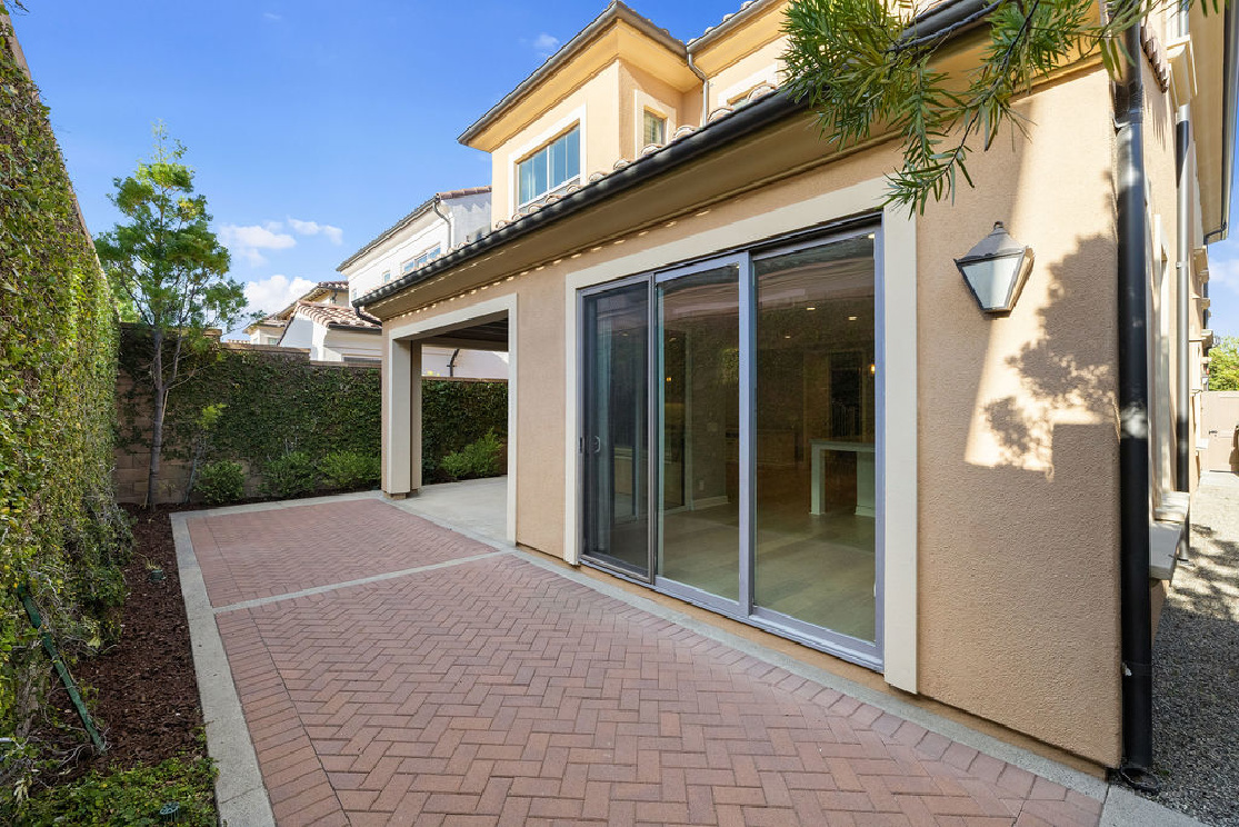 120 Baja, Irvine CA: