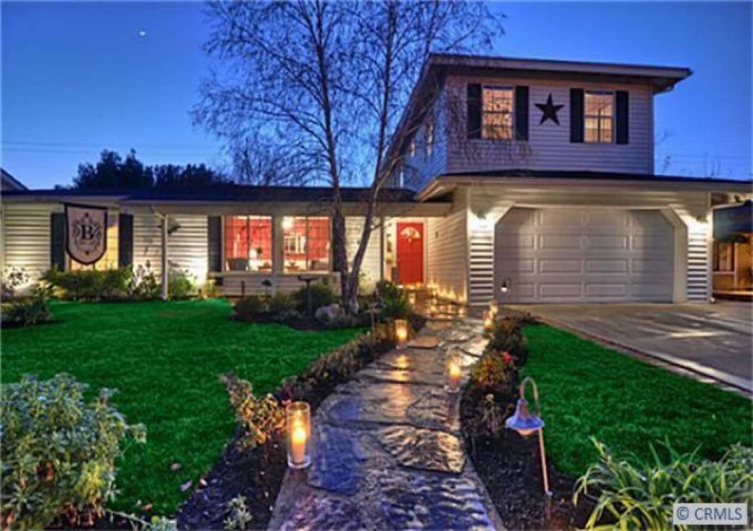 2225 Hartford Ave, Fullerton CA: 