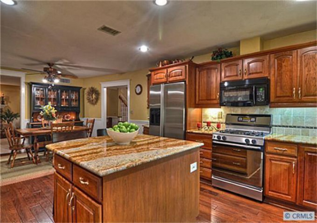 2225 Hartford Ave, Fullerton CA: 