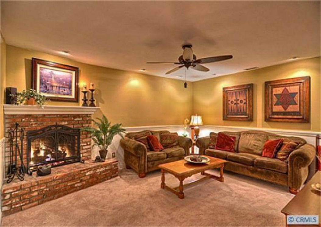 2225 Hartford Ave, Fullerton CA: 