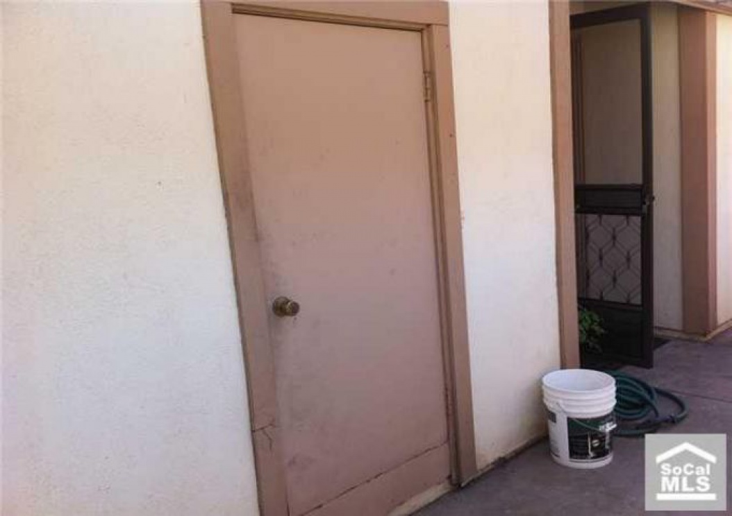 2255 Hazel Rd, Tustin CA: 