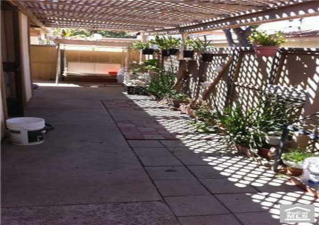 2255 Hazel Rd, Tustin CA: 