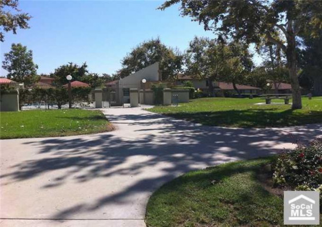2255 Hazel Rd, Tustin CA: 