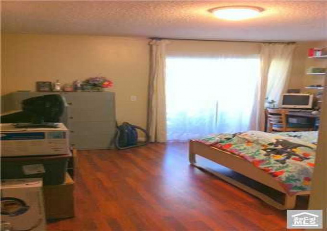 2255 Hazel Rd, Tustin CA: 