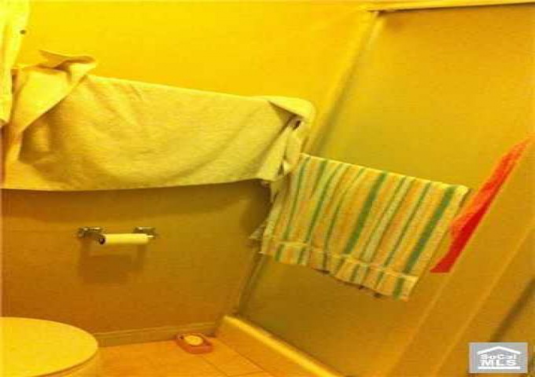 2255 Hazel Rd, Tustin CA: 