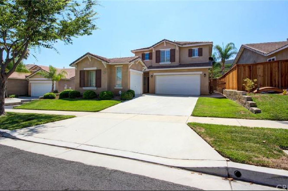 1048 Regina Way, Corona CA: 