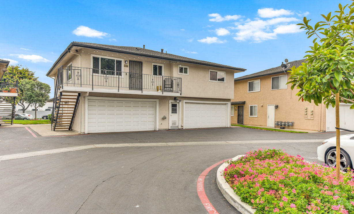 16673 Viewpoint  Lane , Huntington Beach CA: 