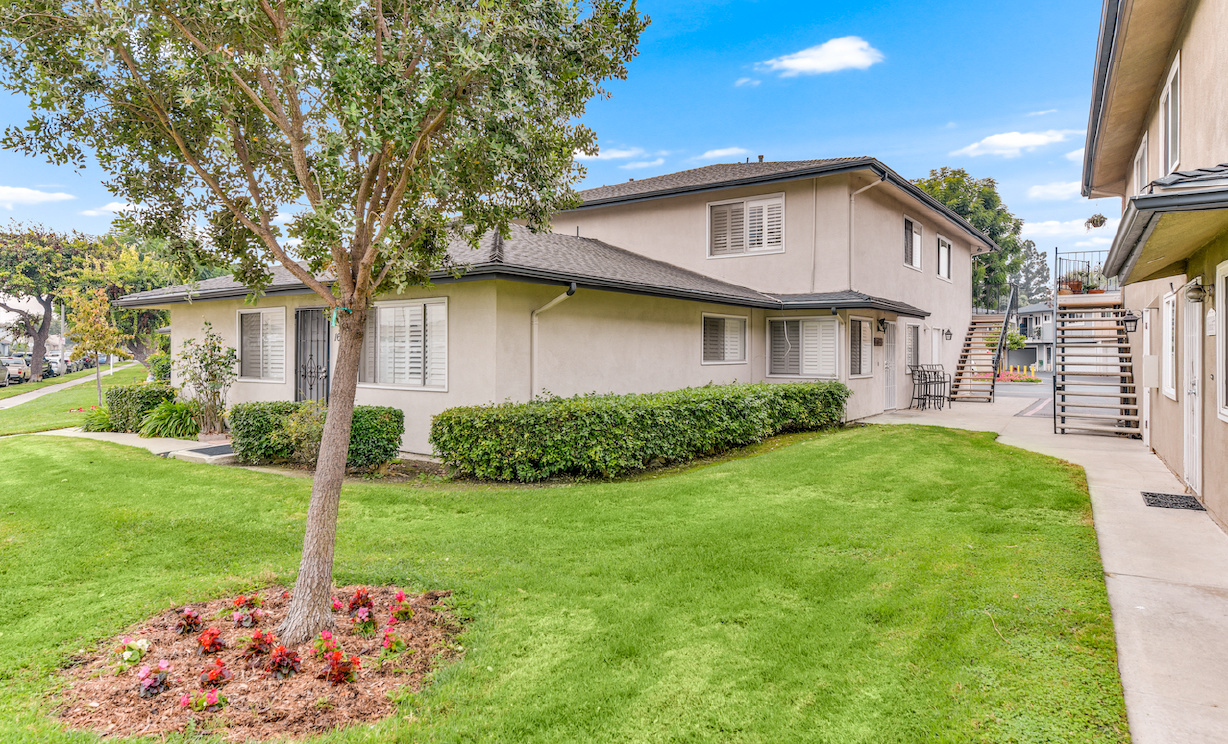 16673 Viewpoint  Lane , Huntington Beach CA: 