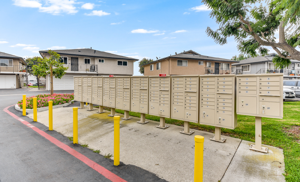 16673 Viewpoint  Lane , Huntington Beach CA: 