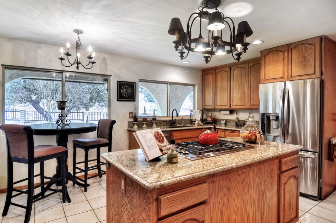 2327 Valle Drive , La Habra Heights CA: 