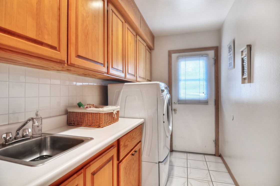 2327 Valle Drive , La Habra Heights CA: 