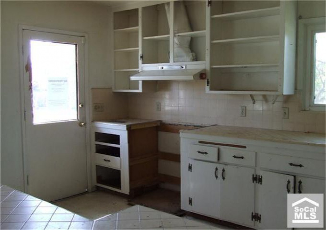 921 Sycamore Ave, La Habra CA: 