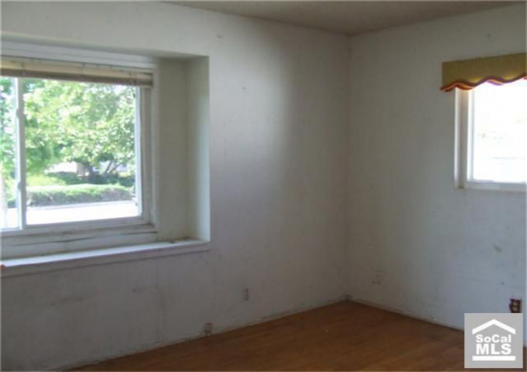 921 Sycamore Ave, La Habra CA: 