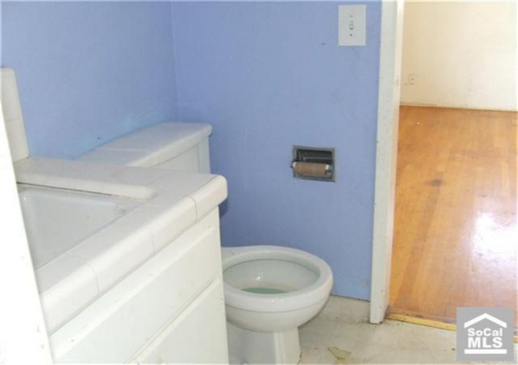 921 Sycamore Ave, La Habra CA: 