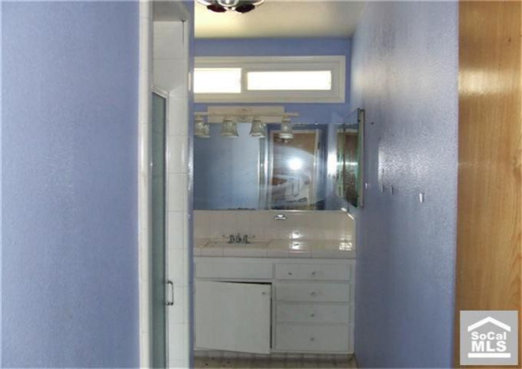 921 Sycamore Ave, La Habra CA: 