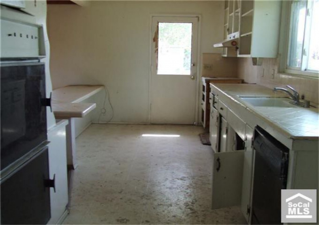 921 Sycamore Ave, La Habra CA: 