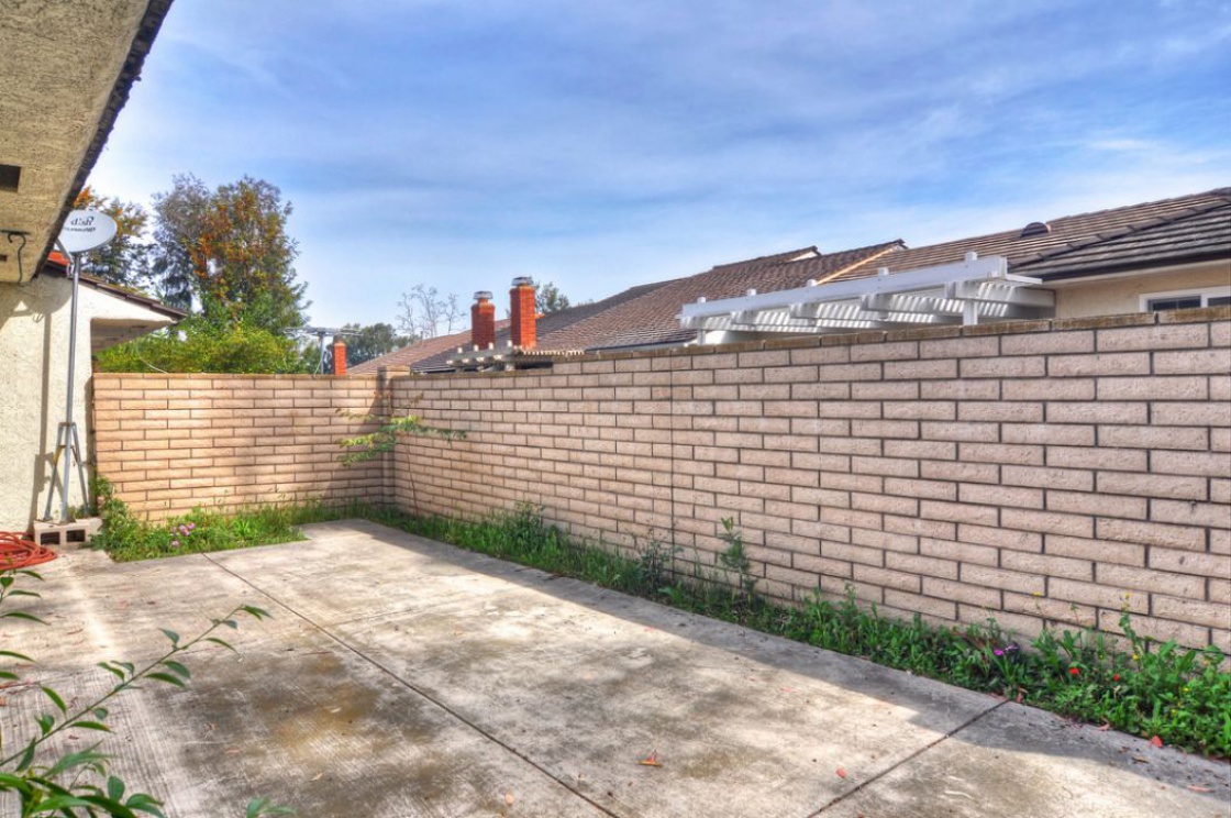 17 Lemon Tree , Irvine CA: