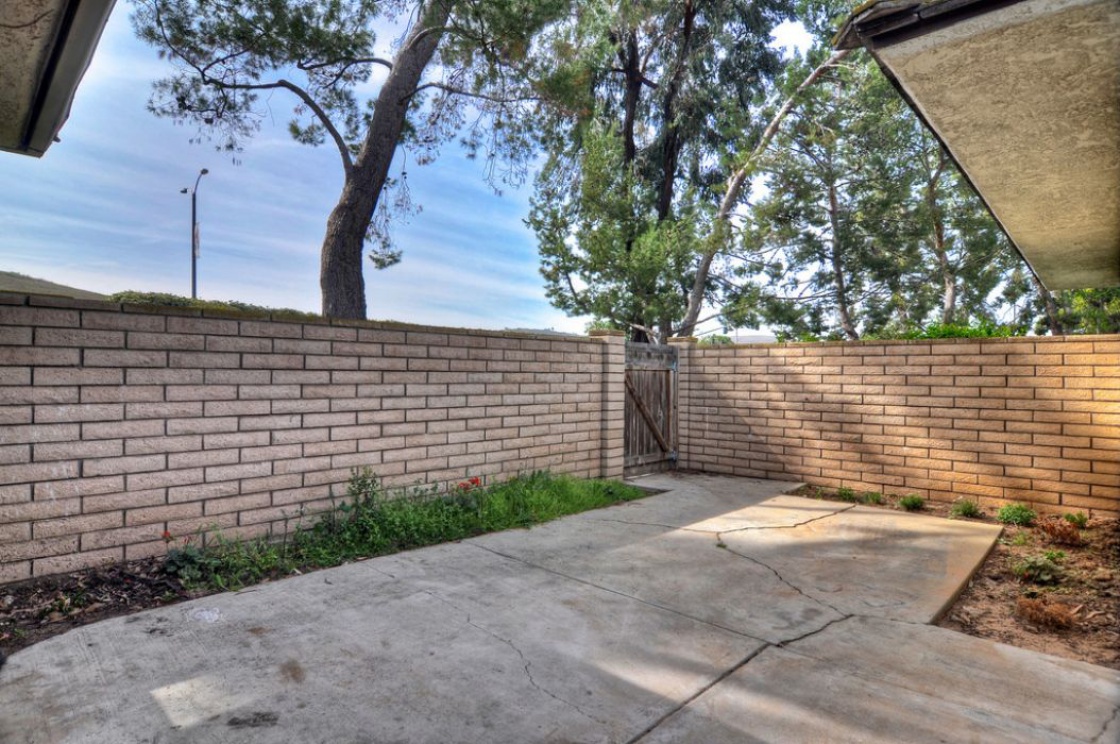 17 Lemon Tree , Irvine CA: