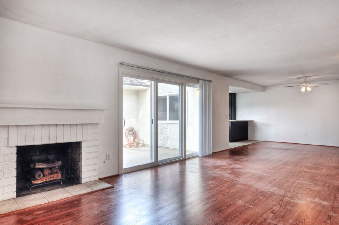 17 Lemon Tree , Irvine CA: