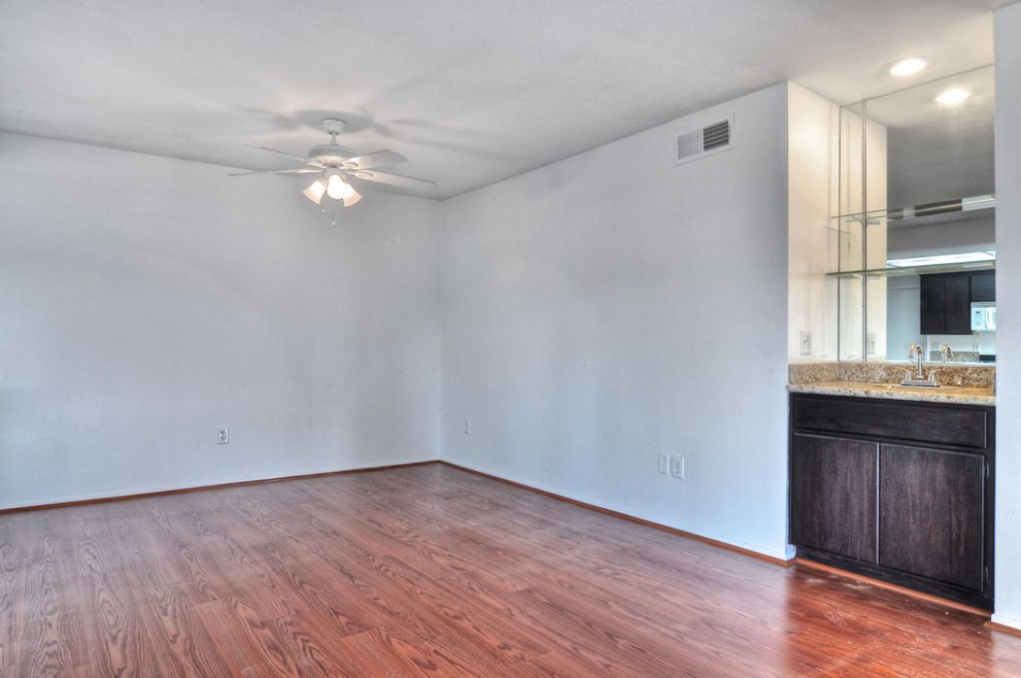 17 Lemon Tree , Irvine CA: