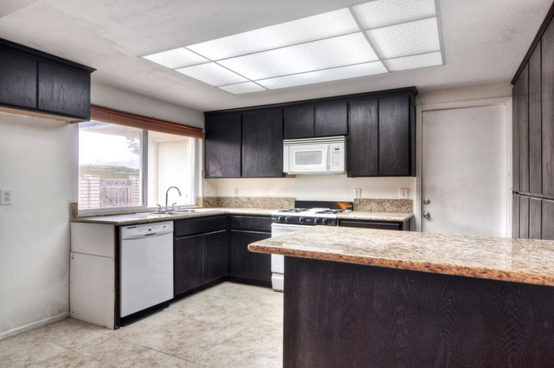 17 Lemon Tree , Irvine CA: