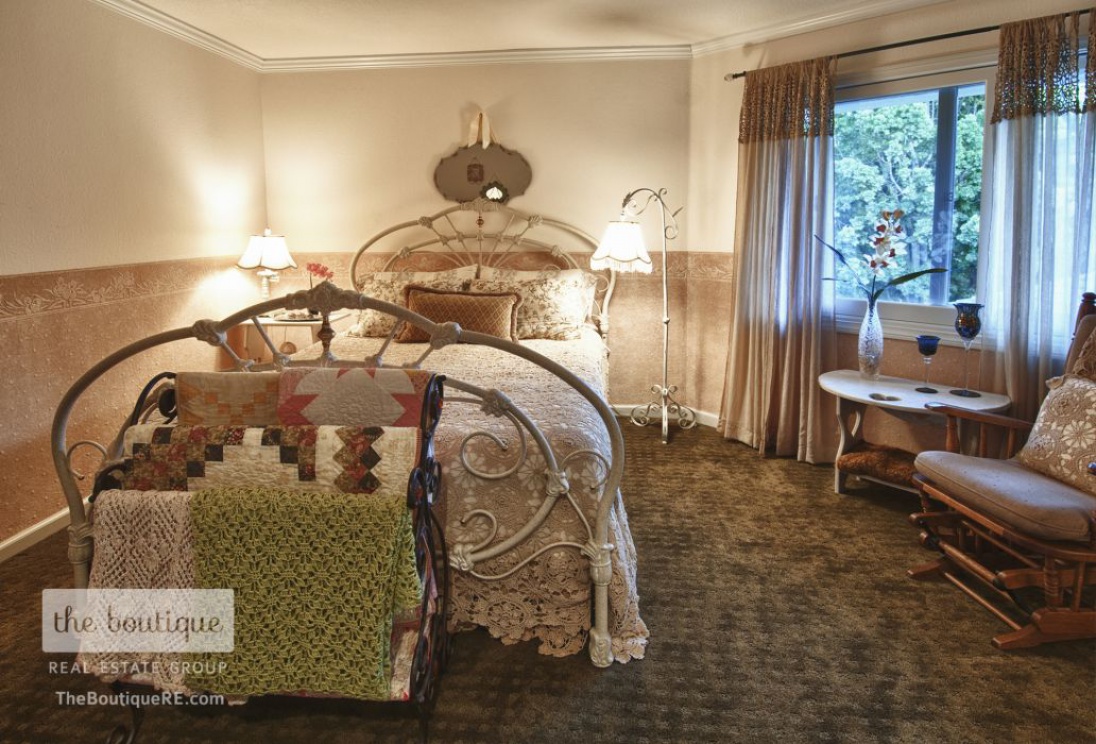 20 Lucerne , Newport Beach CA: 