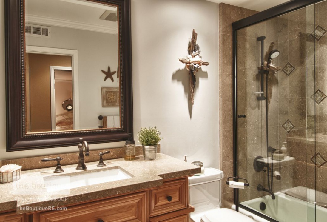 20 Lucerne , Newport Beach CA: 