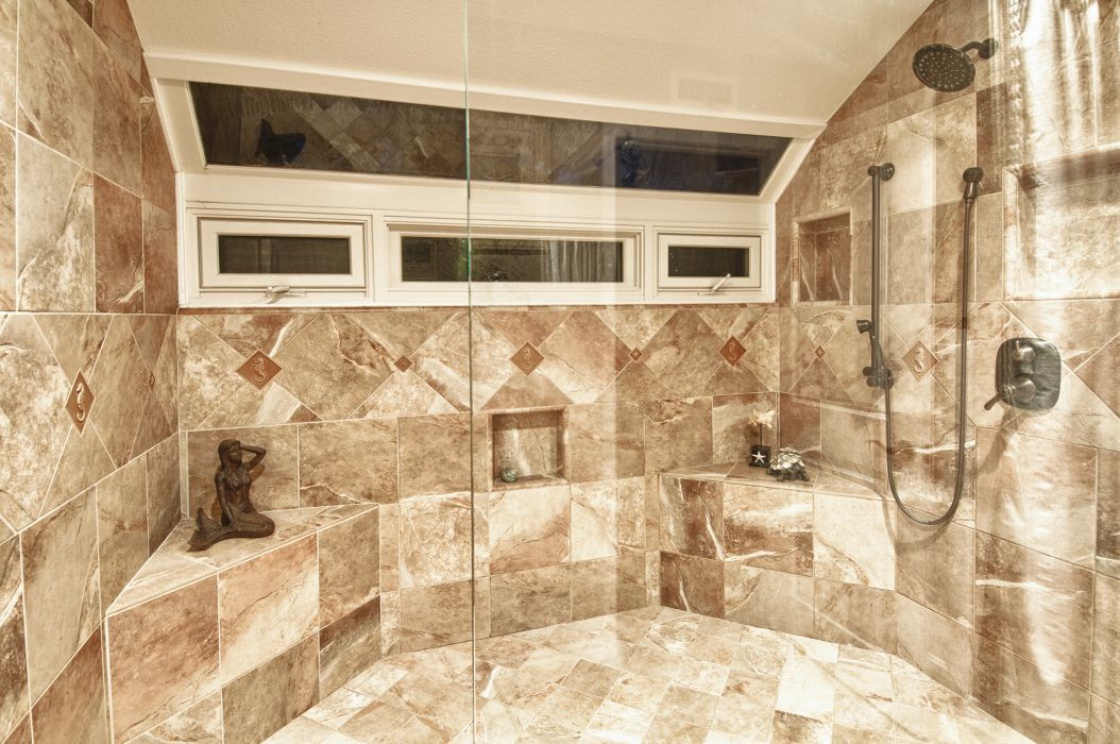 20 Lucerne , Newport Beach CA: 