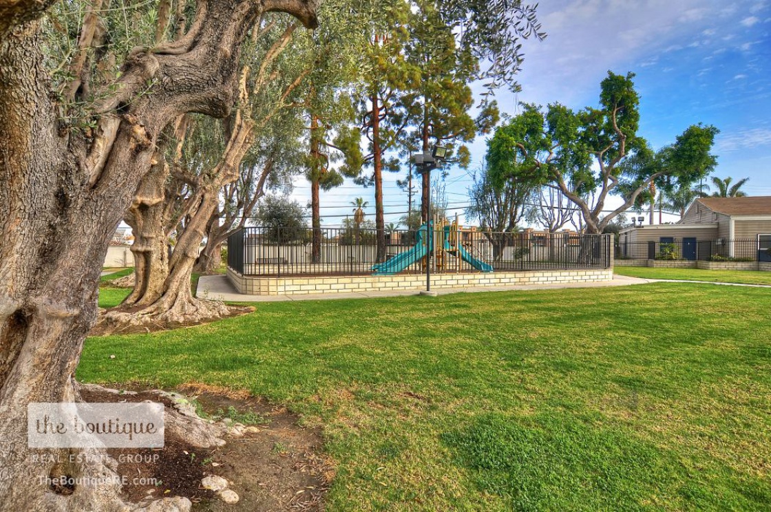 9852 Argyle Drive , Huntington Beach CA: