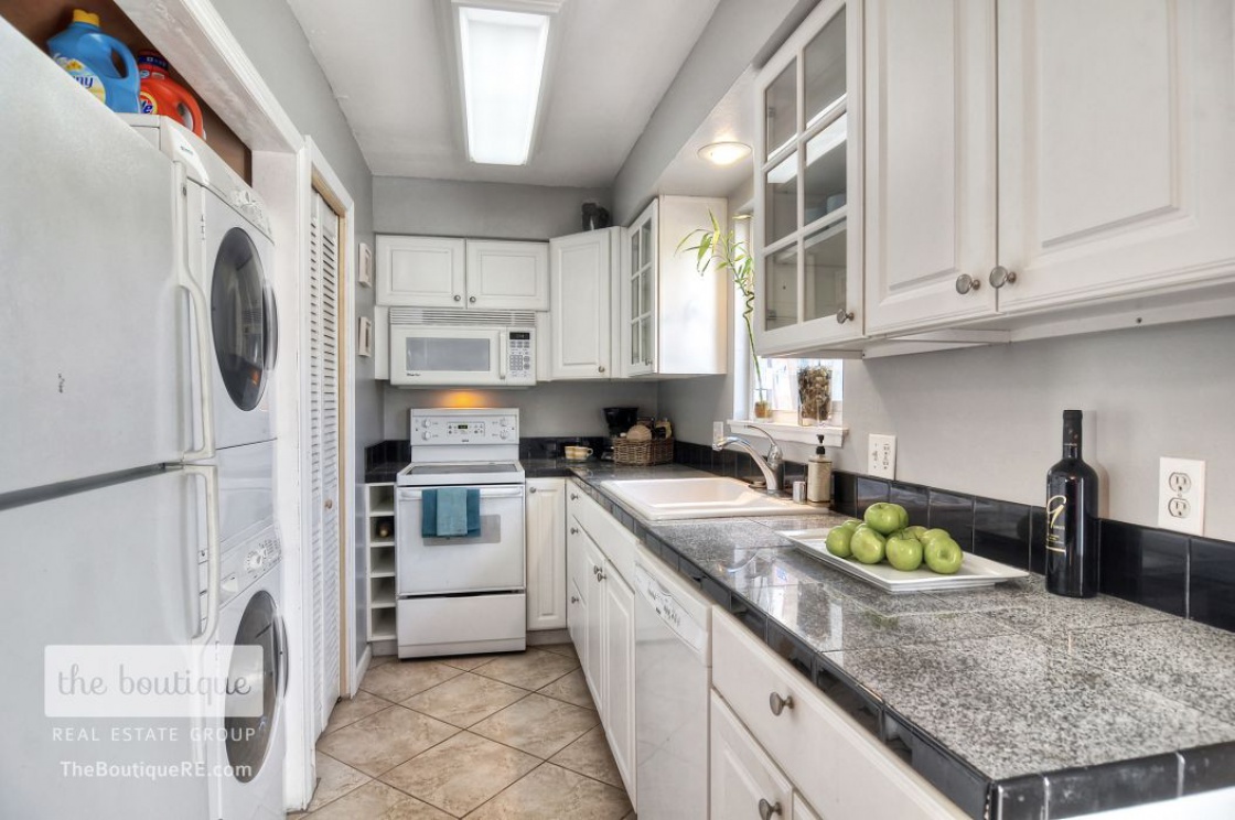 9852 Argyle Drive , Huntington Beach CA: