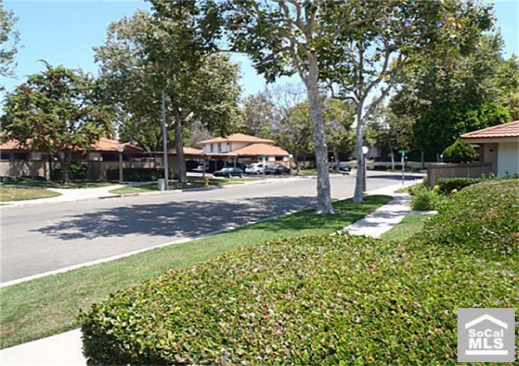 2301 Conifer Ln, Tustin CA: 