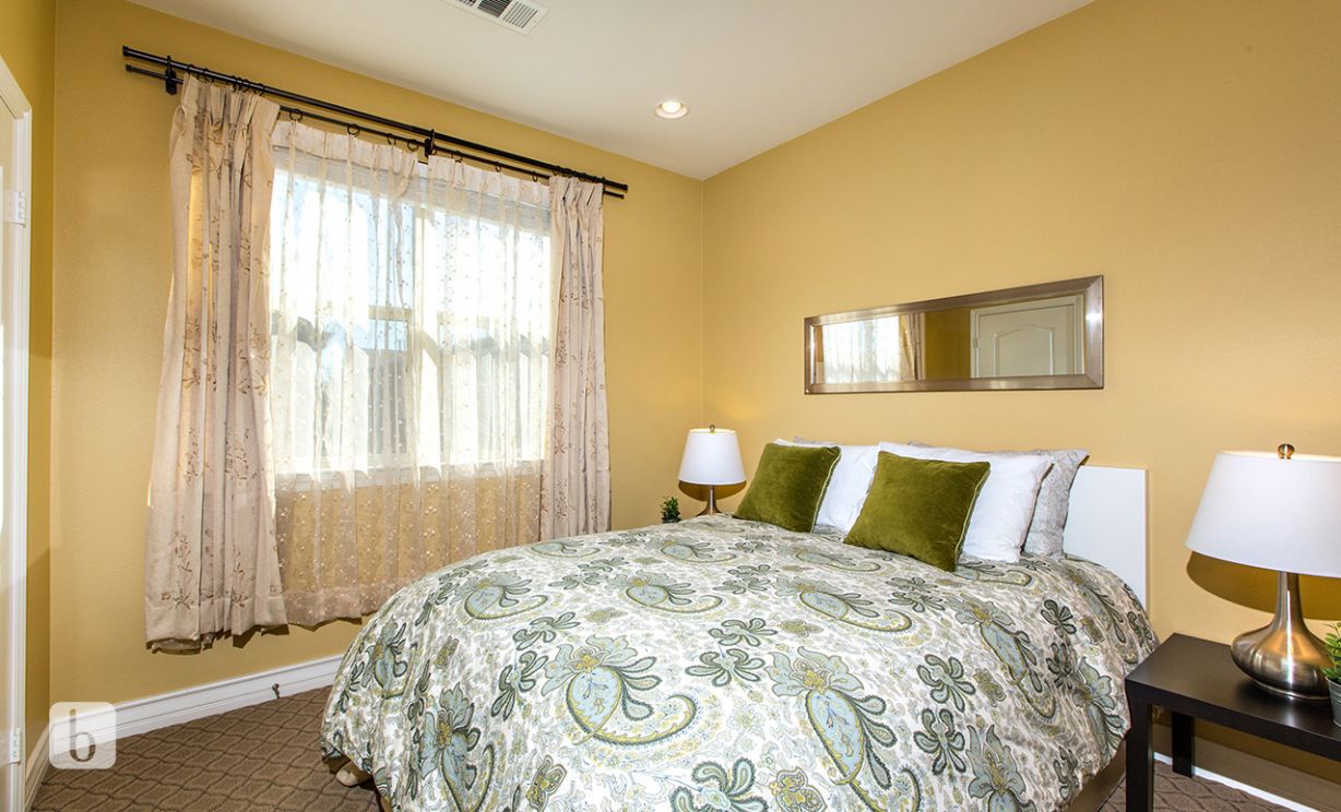 32   Bell Chime   , Irvine CA: 