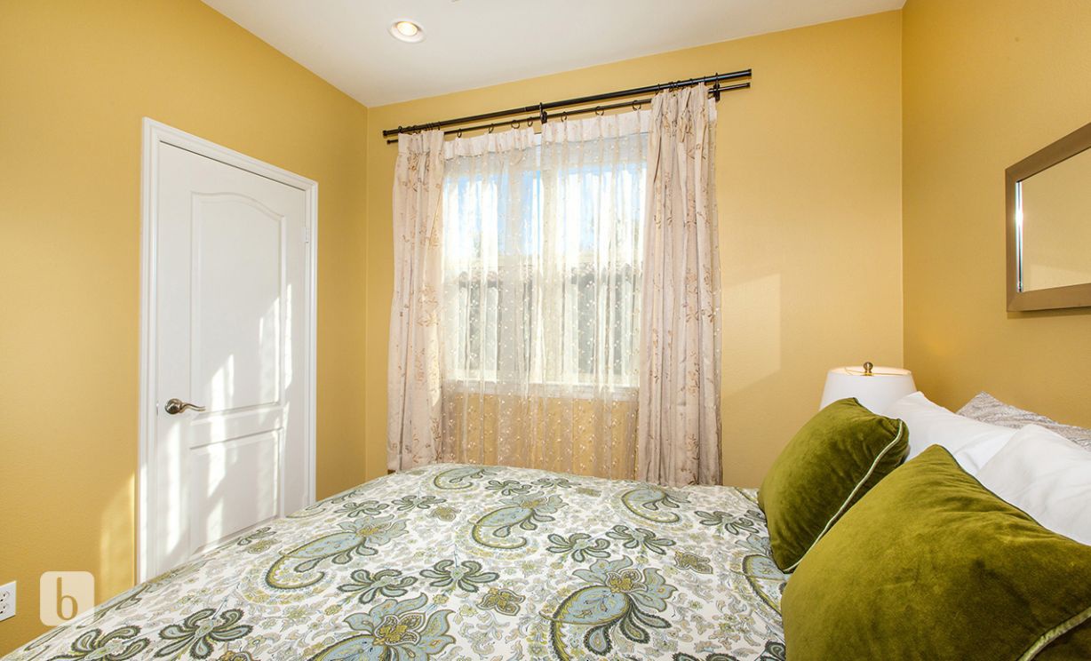 32   Bell Chime   , Irvine CA: 