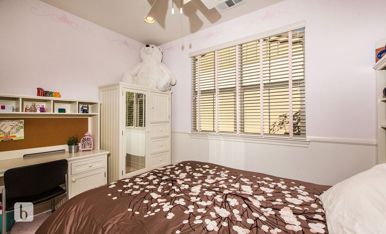 32   Bell Chime   , Irvine CA: 