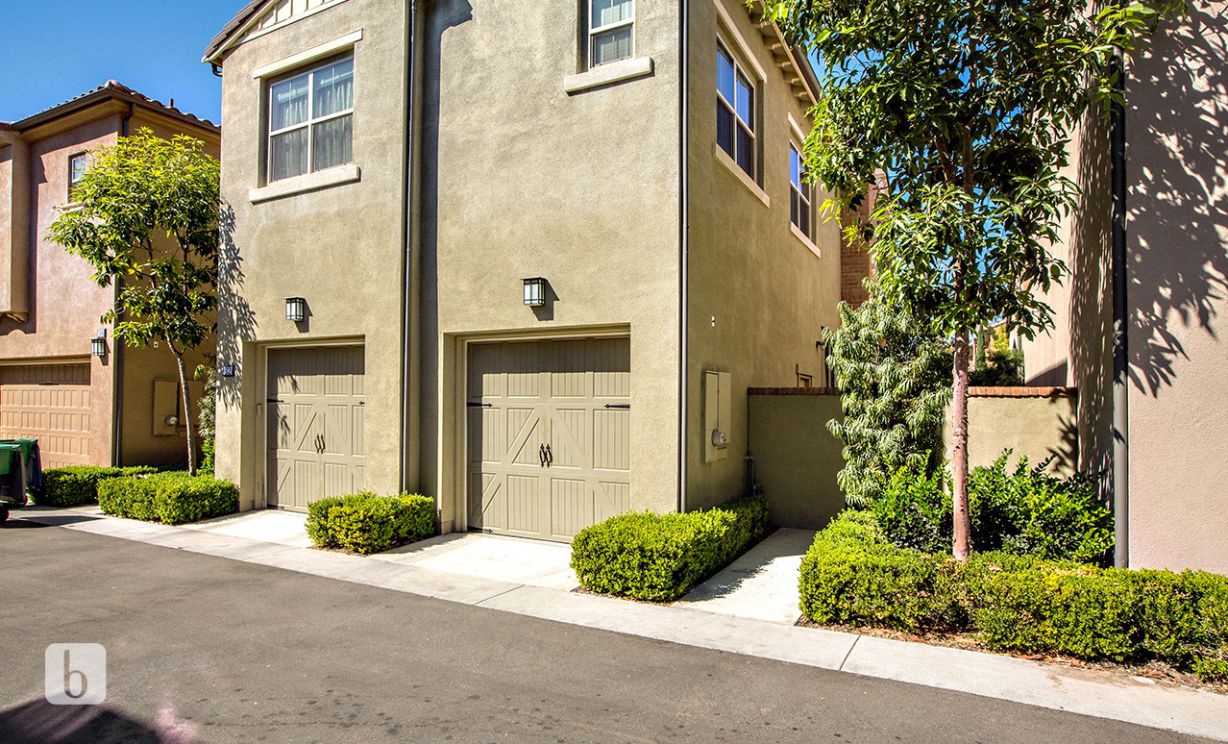 32   Bell Chime   , Irvine CA: 