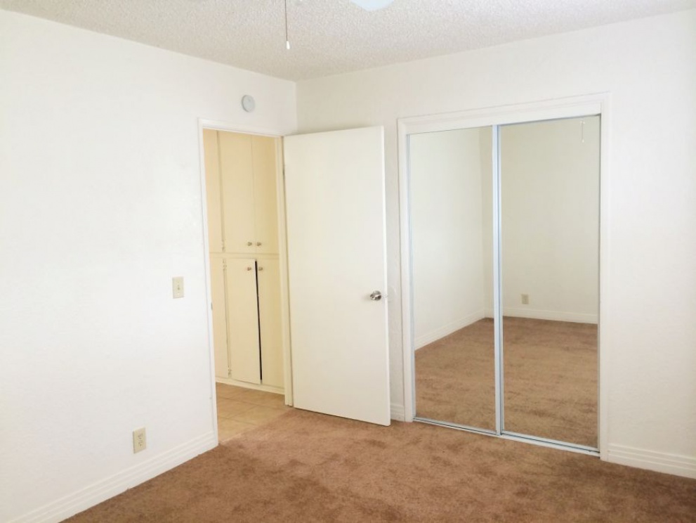 832 West Victoria Street , San Bernardino CA: 