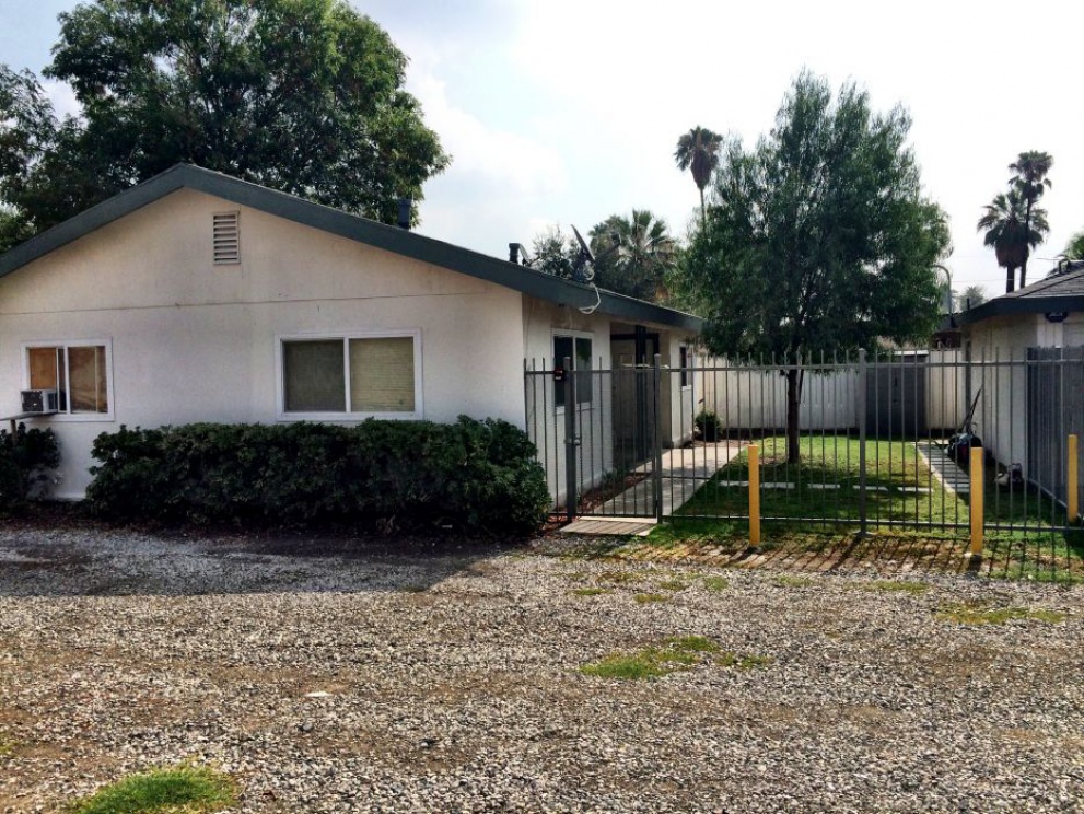832 West Victoria Street , San Bernardino CA: 