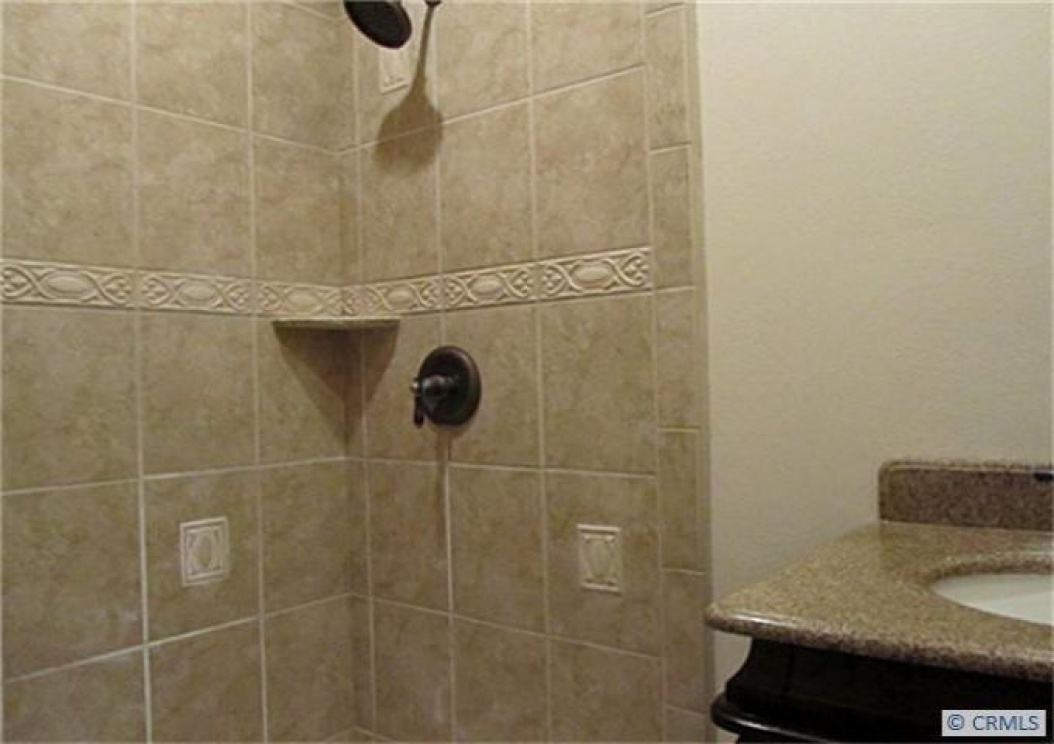 320 N Colfax St, La Habra CA: 