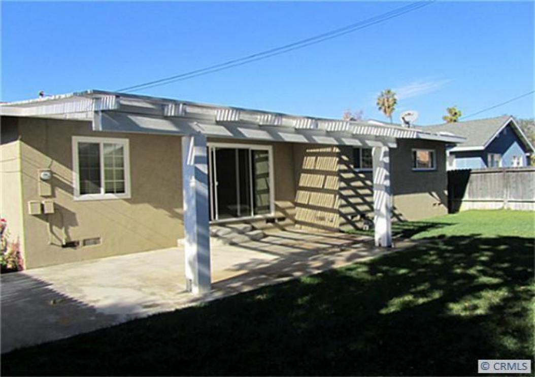 320 N Colfax St, La Habra CA: 