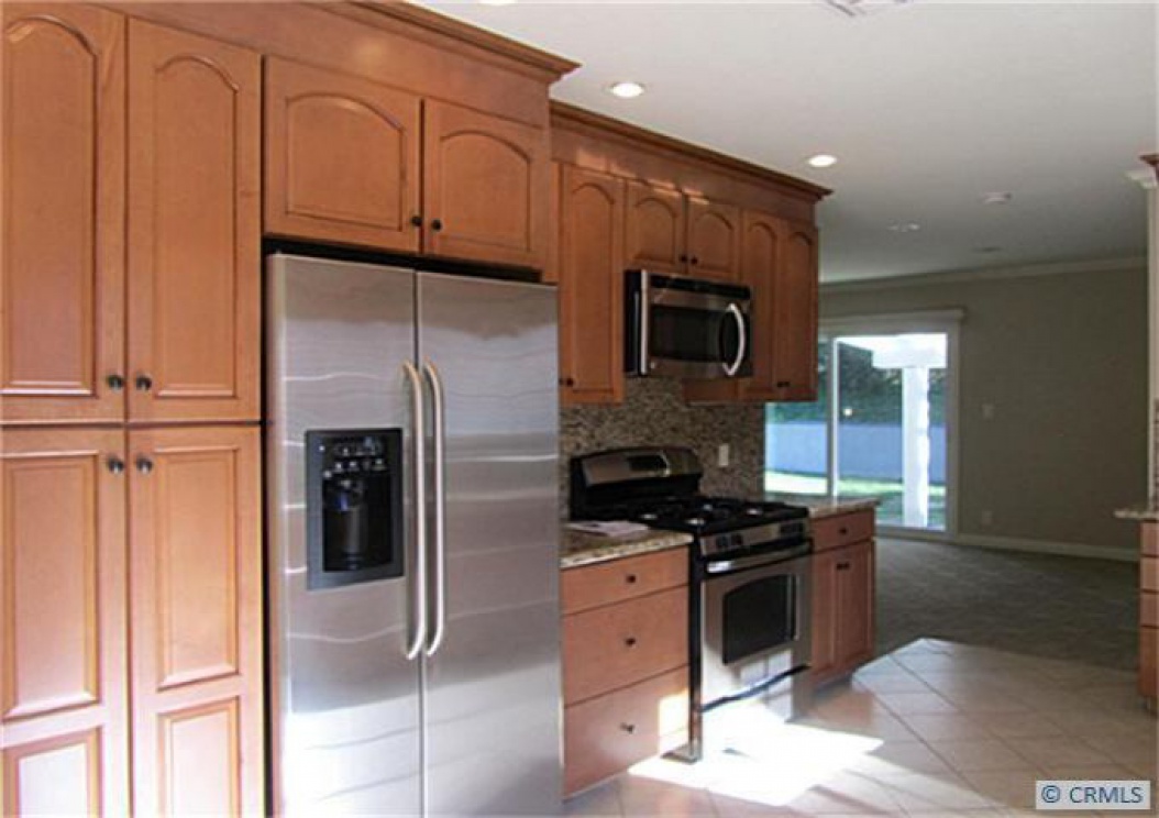 320 N Colfax St, La Habra CA: 