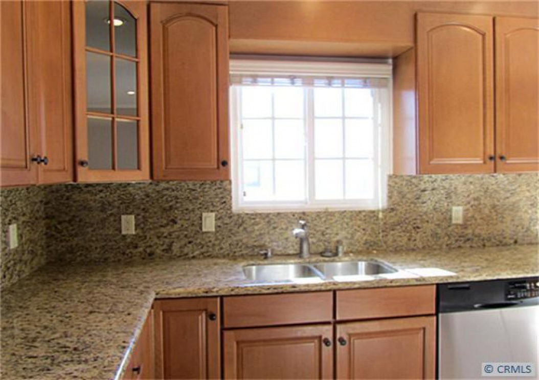 320 N Colfax St, La Habra CA: 