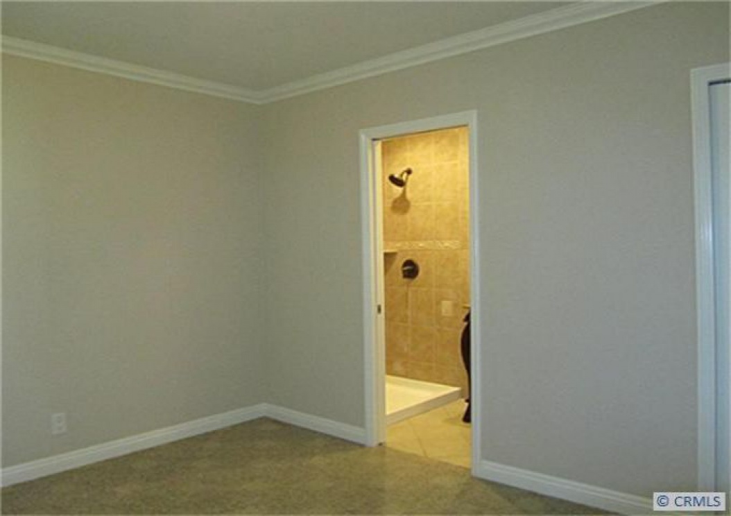 320 N Colfax St, La Habra CA: 