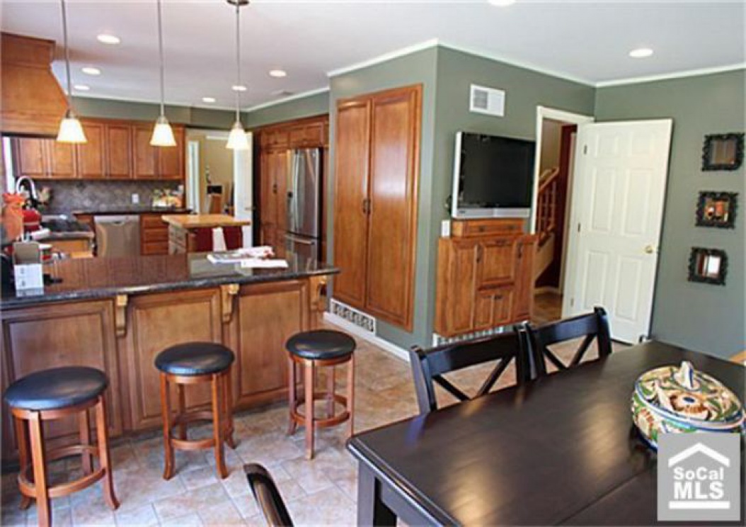 2800 Puente St, Fullerton CA: 