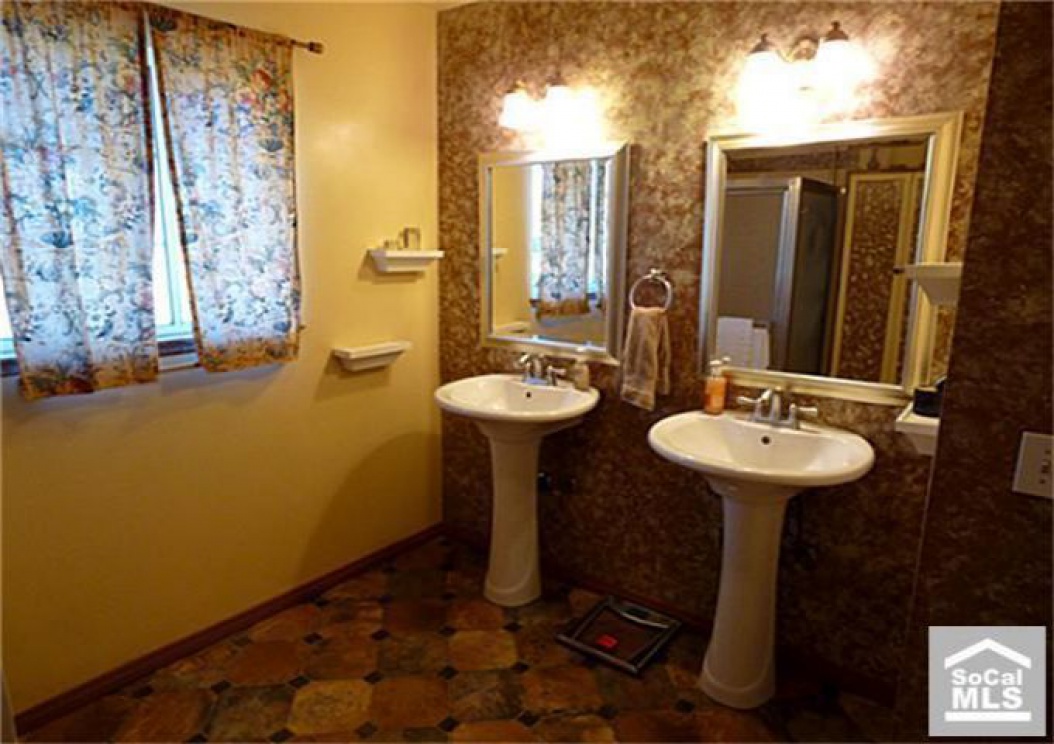 2800 Puente St, Fullerton CA: 